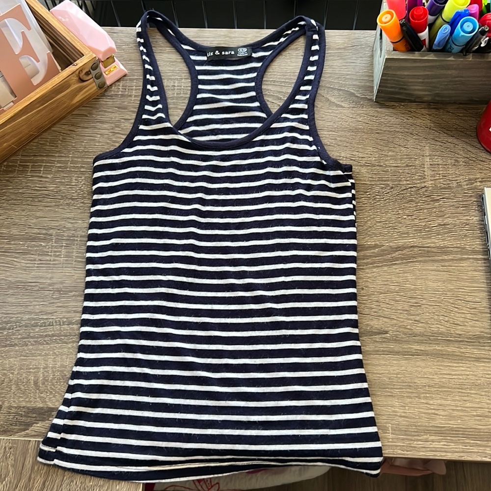 Size extra small lightly worn comfortable tank
